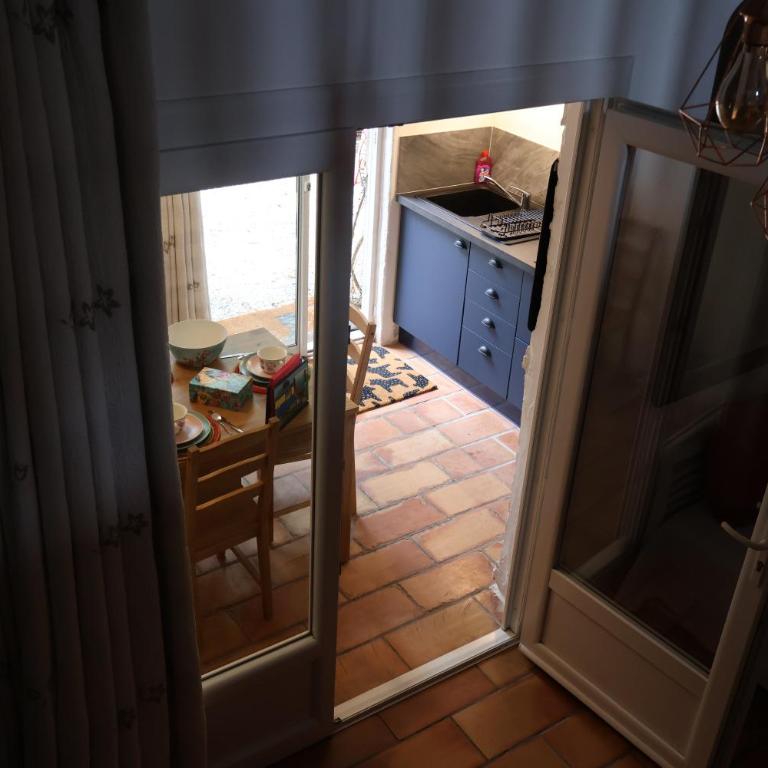 Gites Chambres d'hotes Mazet du Maréchal Ferrant - Chambre Familiale avec Terrasse - 7
