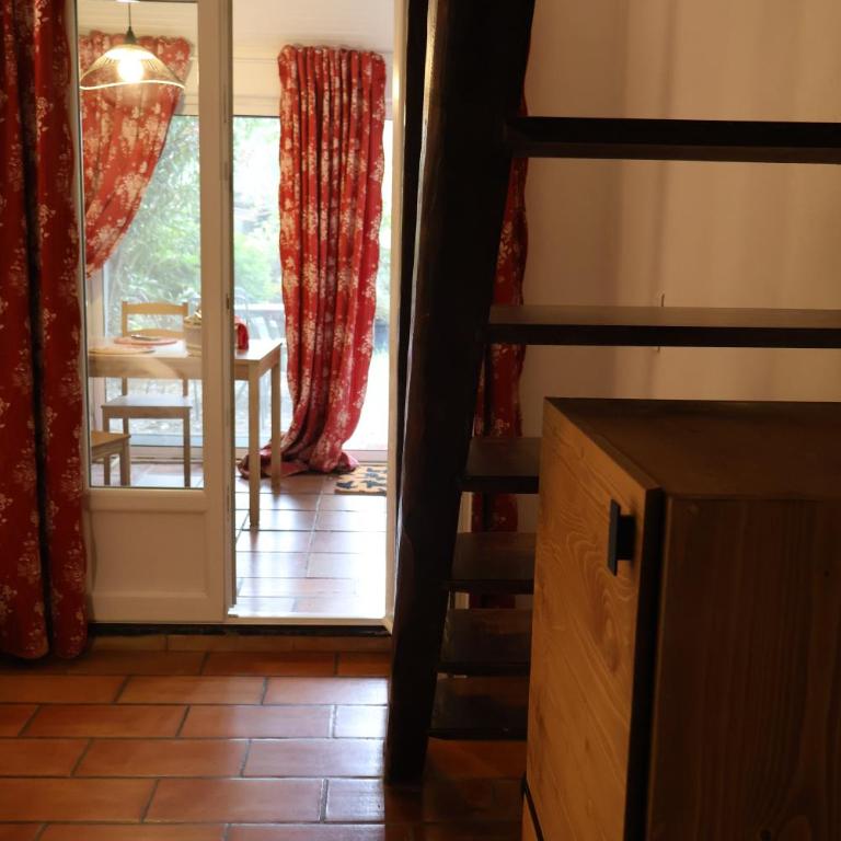 Gites Chambres d'hotes Mazet du Maréchal Ferrant - Chambre Triple - Vue sur Jardin - 6