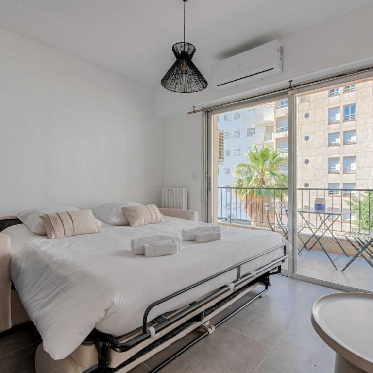 Beautiful flat with balcony - 200m from the beach - One-Bedroom Apartment with Balcony - 13
