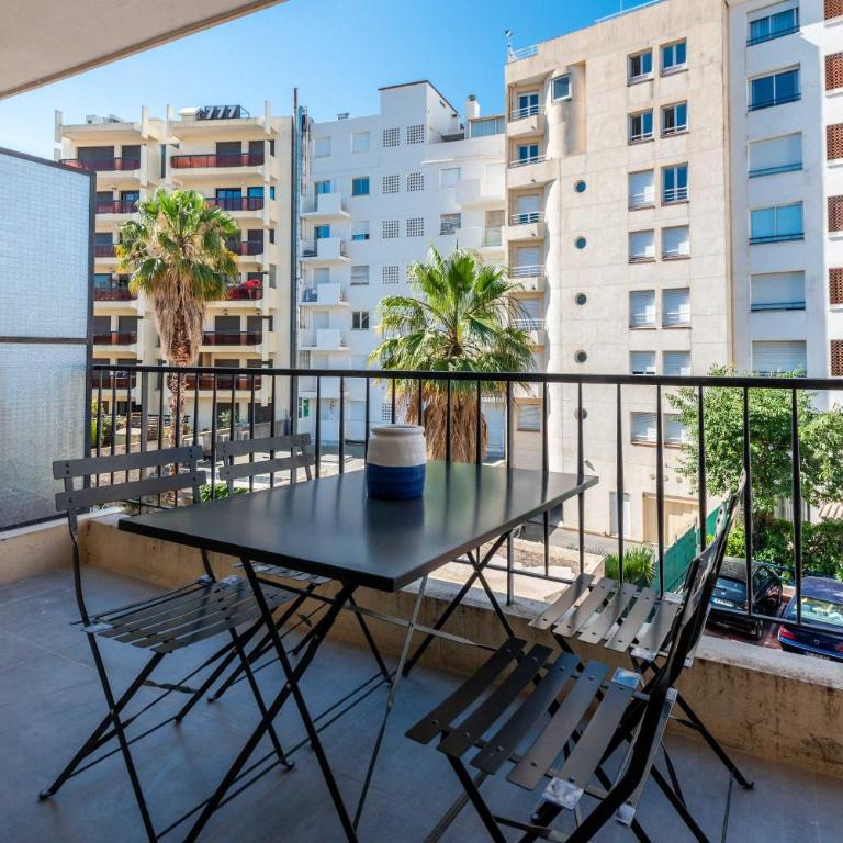 Beautiful flat with balcony - 200m from the beach - One-Bedroom Apartment with Balcony - 15