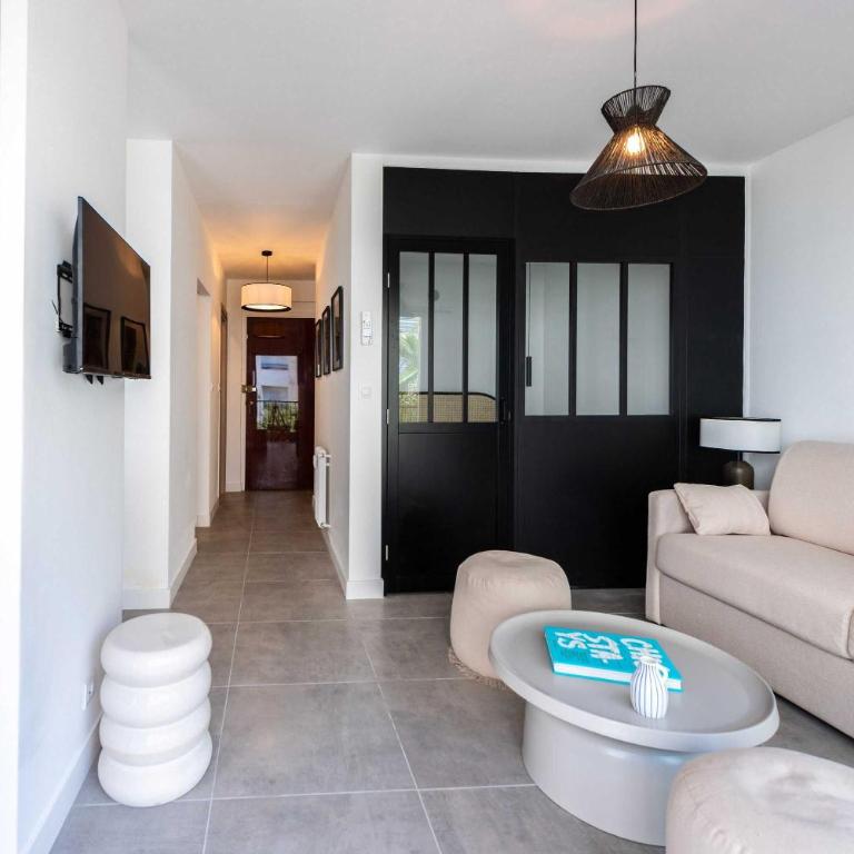 Beautiful flat with balcony - 200m from the beach - One-Bedroom Apartment with Balcony - 9