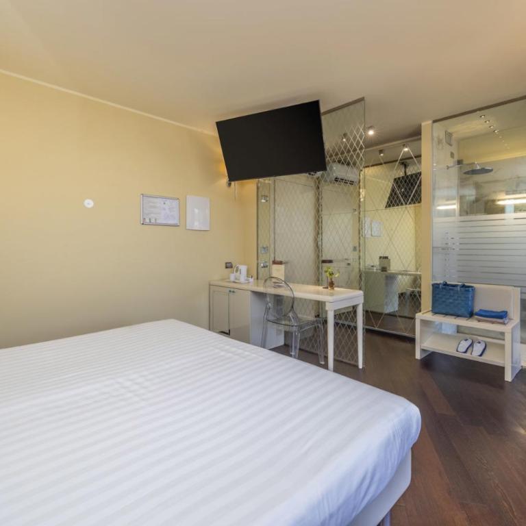 Garda Suite Hotel - Tonelli Hotels - Camera Matrimoniale Superior Classic con Balcone - 9