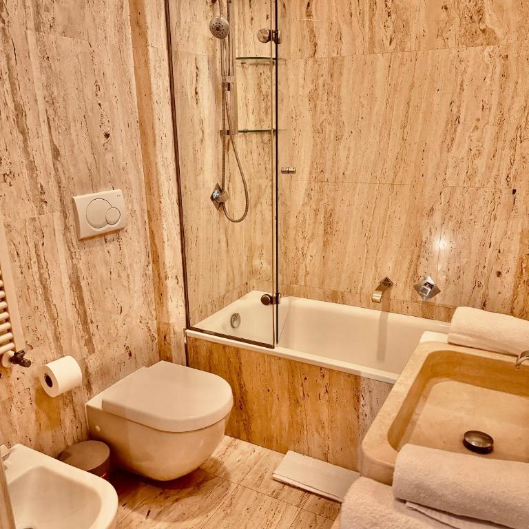 Double View - Two-Bedroom Apartment - 26