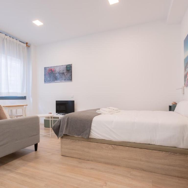 ABC Apartments Vistalegre II - One-Bedroom Apartment - 9