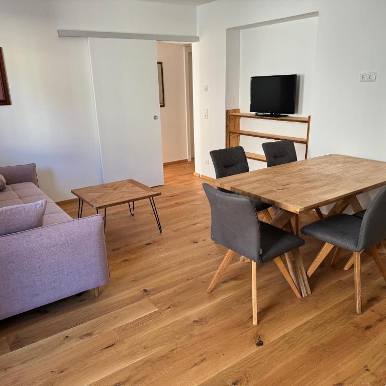 Stubnerkogel Apartments - Apartment mit 1 Schlafzimmer, Balkon und Bergblick - 13