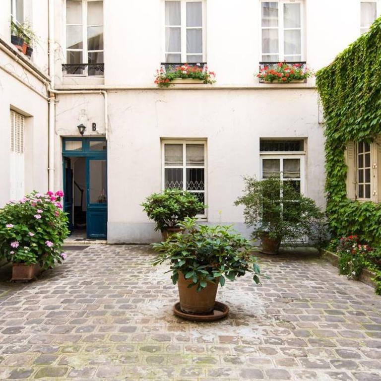 Small Triplex - Appartement 2 Chambres - 14