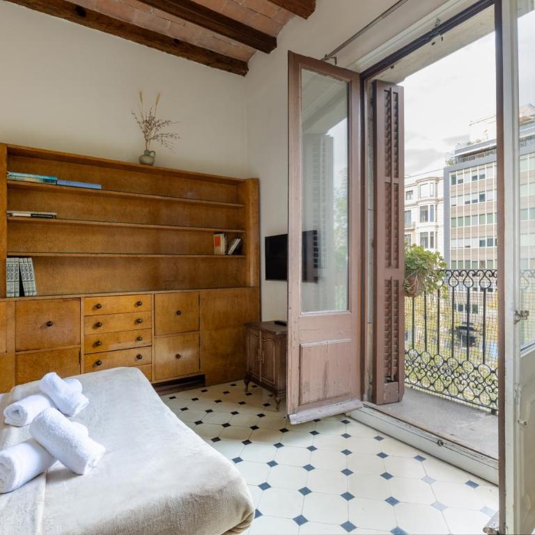 Housalia Paseo de Gracia - Two-Bedroom Apartment - 1