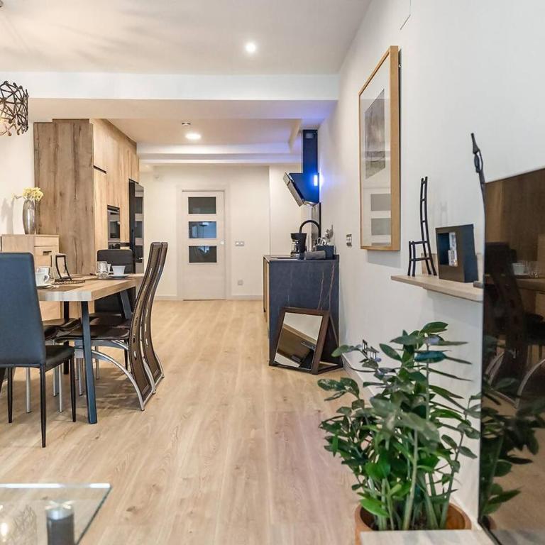 Espacioso apartamento a 9 min playa - Apartamento - 24