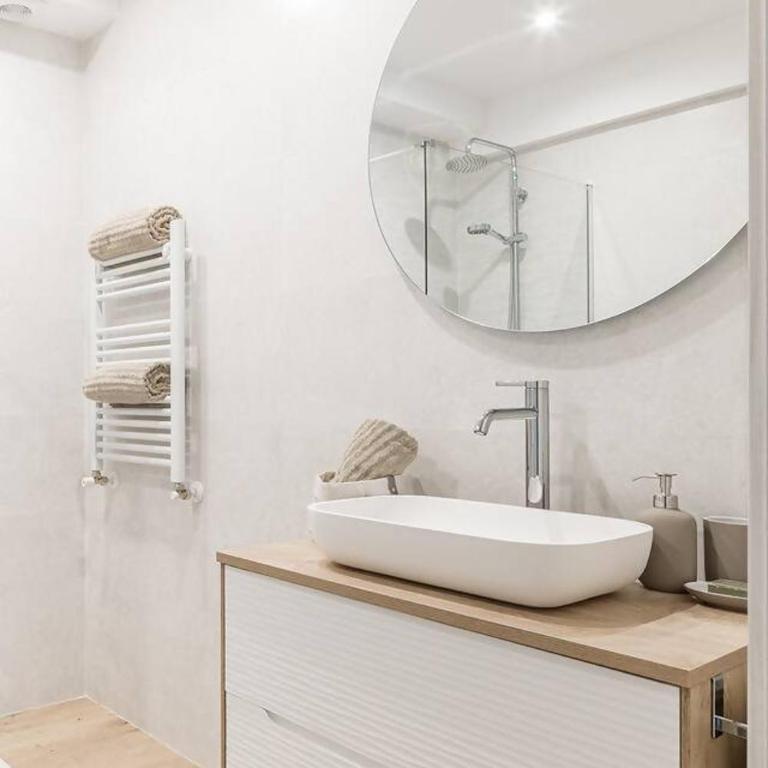 Apartamento moderno y cálido a 9 min de la playa - Apartamento - 19