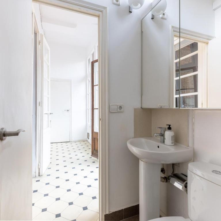 Housalia Paseo de Gracia - Two-Bedroom Apartment - 3