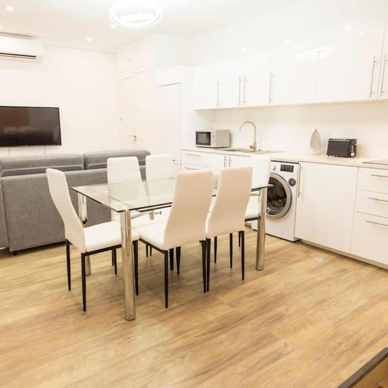 Style And Comfort in Opera-Puerta Del Sol - Apartamento de 3 dormitorios - 1