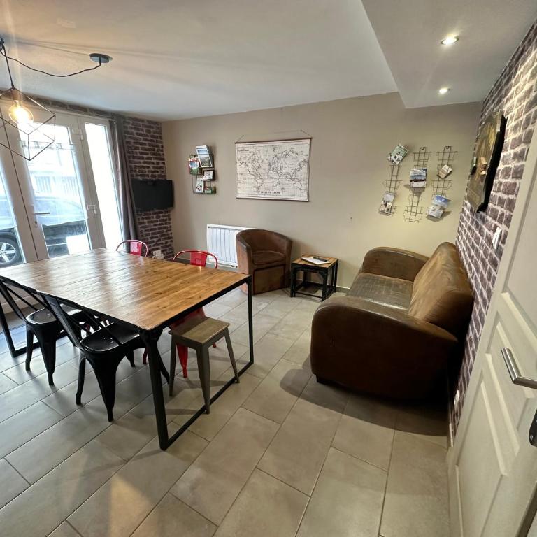 RDC avec Courette - jusqu'à 6 pers - Plage à 100m - Two-Bedroom Apartment with Terrace - 19