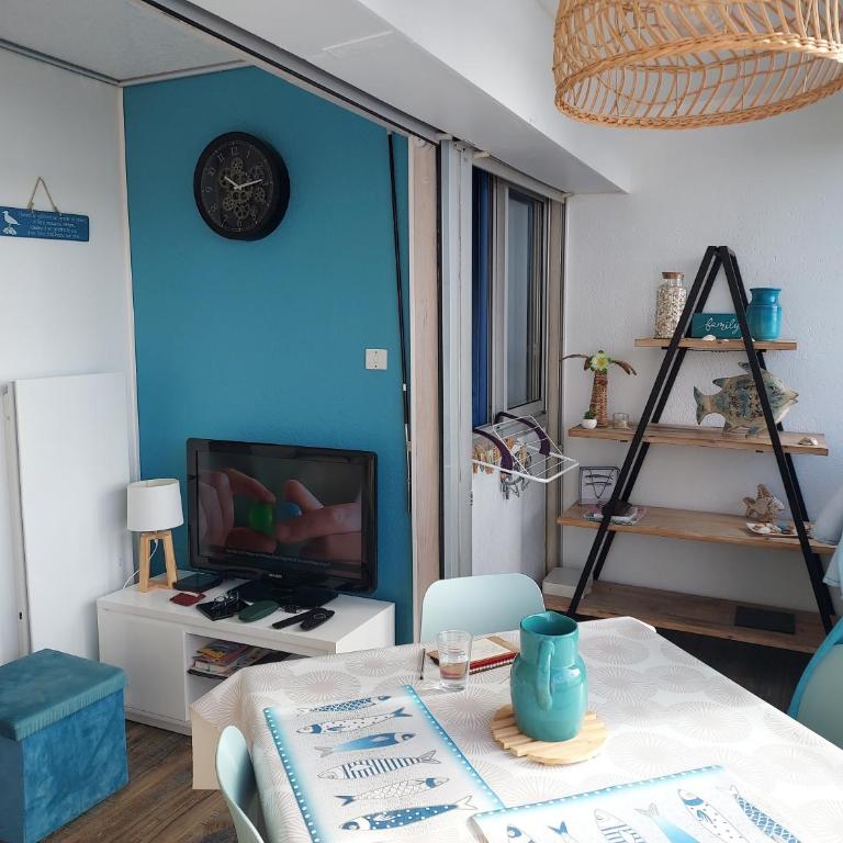 Coquet T3 bord lagon bras de mer cap d'Agde - Two-Bedroom Apartment - 1