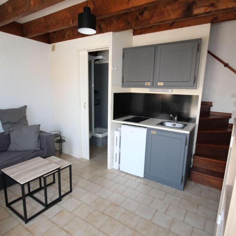 Maison T2 cabine 4 couchages, terrasse cloturée, résidence Sun village avec piscine commune, 300m de la plage à PORTIRAGNES PLAGE LRSUNR6 - Casa con 2 Camere da Letto - 4
