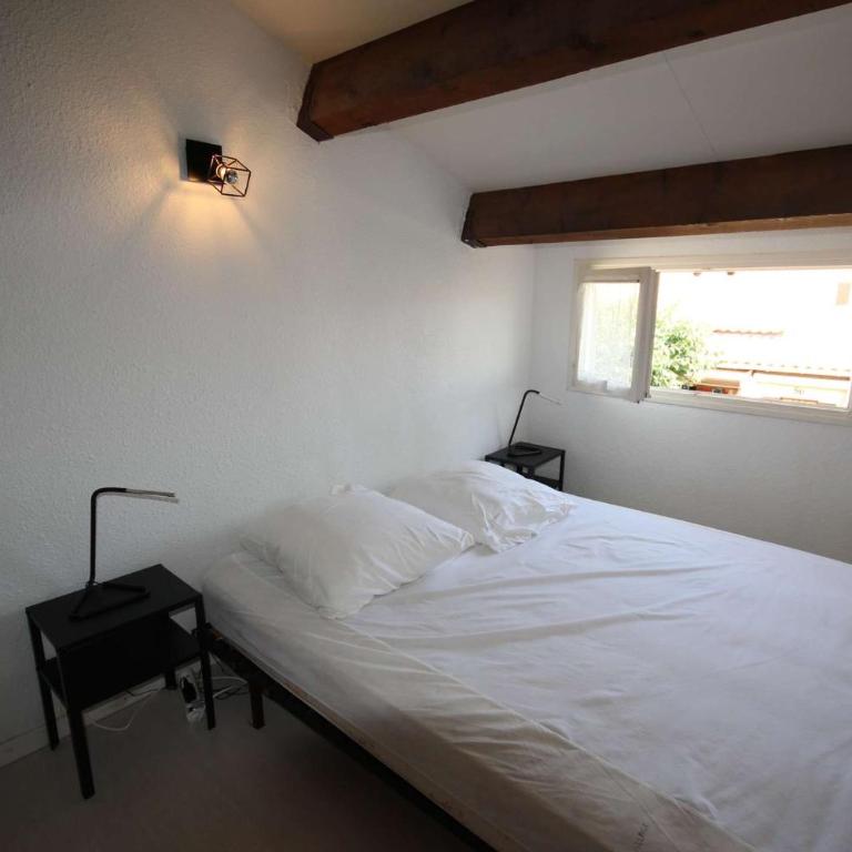 Maison T2 cabine 4 couchages, terrasse cloturée, résidence Sun village avec piscine commune, 300m de la plage à PORTIRAGNES PLAGE LRSUNR6 - Casa con 2 Camere da Letto - 5