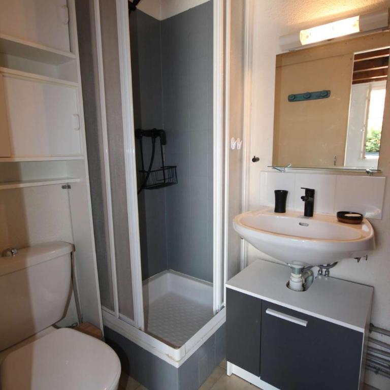 Maison T2 cabine 4 couchages, terrasse cloturée, résidence Sun village avec piscine commune, 300m de la plage à PORTIRAGNES PLAGE LRSUNR6 - Casa con 2 Camere da Letto - 6