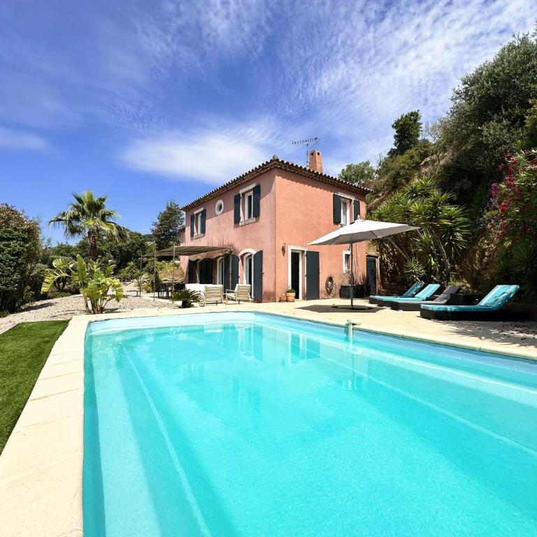 Villa Paloma pour 6 personnes avec piscine privée, à deux pas du Golf de Valcros, à La Londe-Les-Maures - Casa - 4