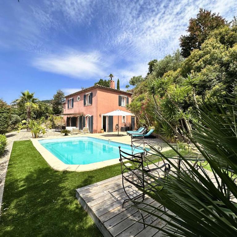 Villa Paloma pour 6 personnes avec piscine privée, à deux pas du Golf de Valcros, à La Londe-Les-Maures - Casa - 7