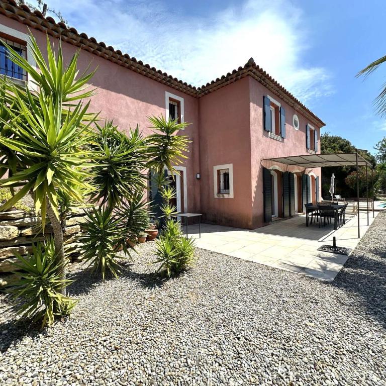 Villa Paloma pour 6 personnes avec piscine privée, à deux pas du Golf de Valcros, à La Londe-Les-Maures - Casa - 8