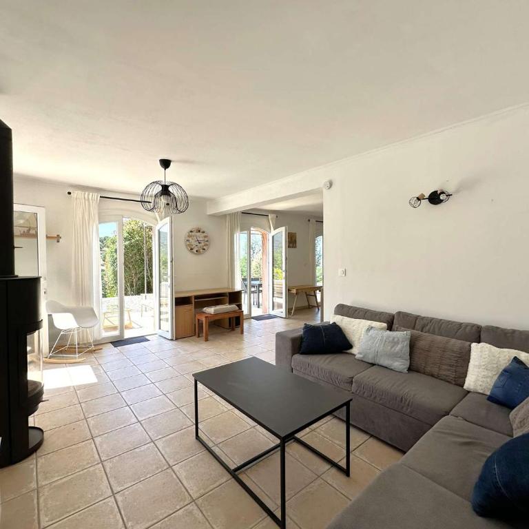 Villa Paloma pour 6 personnes avec piscine privée, à deux pas du Golf de Valcros, à La Londe-Les-Maures - Casa - 13