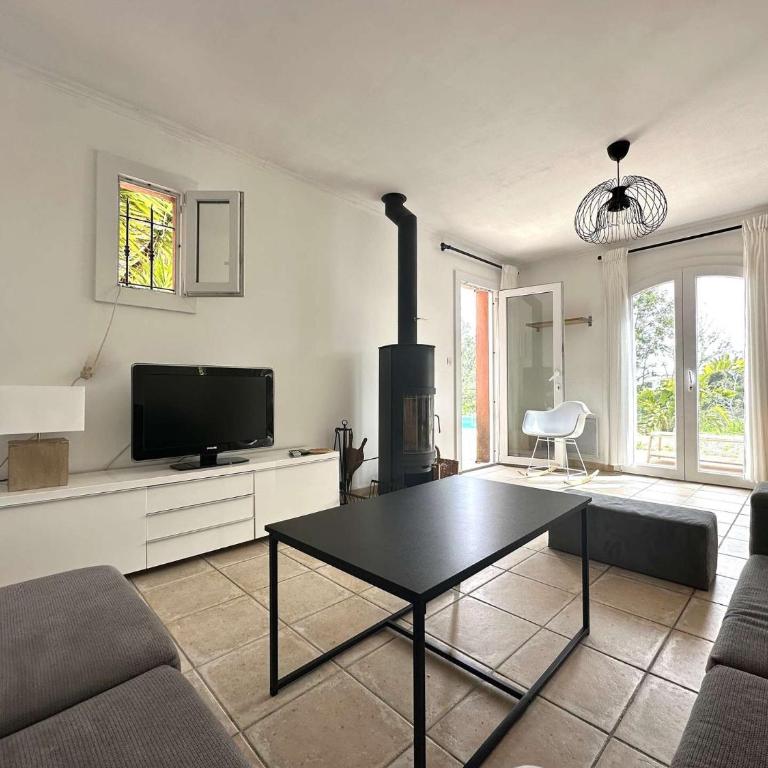 Villa Paloma pour 6 personnes avec piscine privée, à deux pas du Golf de Valcros, à La Londe-Les-Maures - Casa - 15