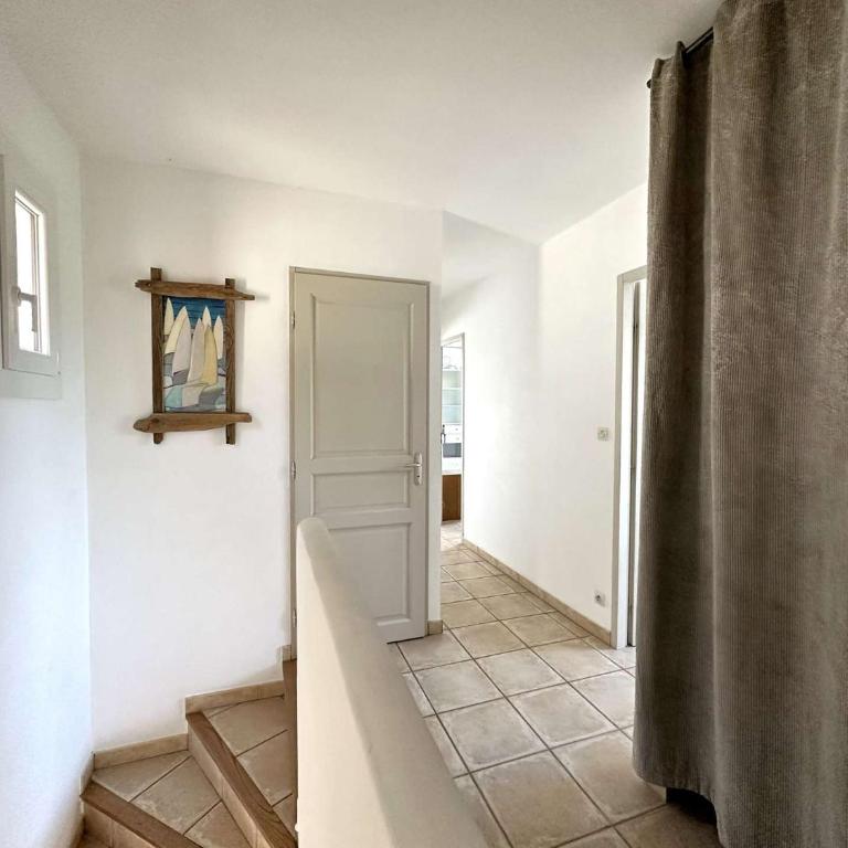 Villa Paloma pour 6 personnes avec piscine privée, à deux pas du Golf de Valcros, à La Londe-Les-Maures - Casa - 17