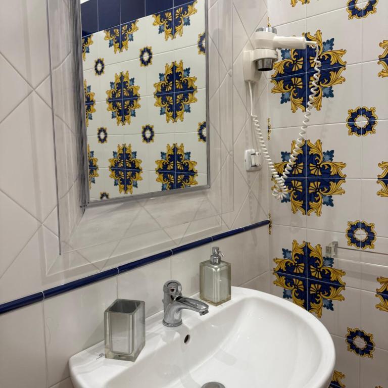 Palazzo Dogana Room&Suite - Suite King con Balcone - 9