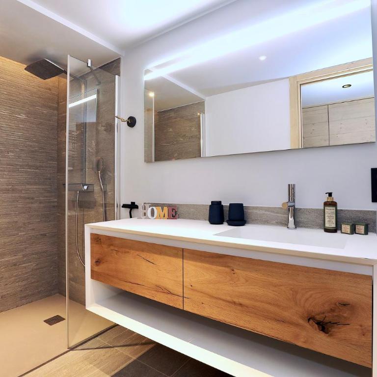 Chalet Super G – 5 chambres en suite – Skis aux pieds – Vue exceptionnelle – 10 pers. - Chalet - 5