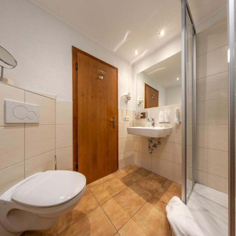 Landhaus St. Georg - Doppelzimmer mit Balkon - 9