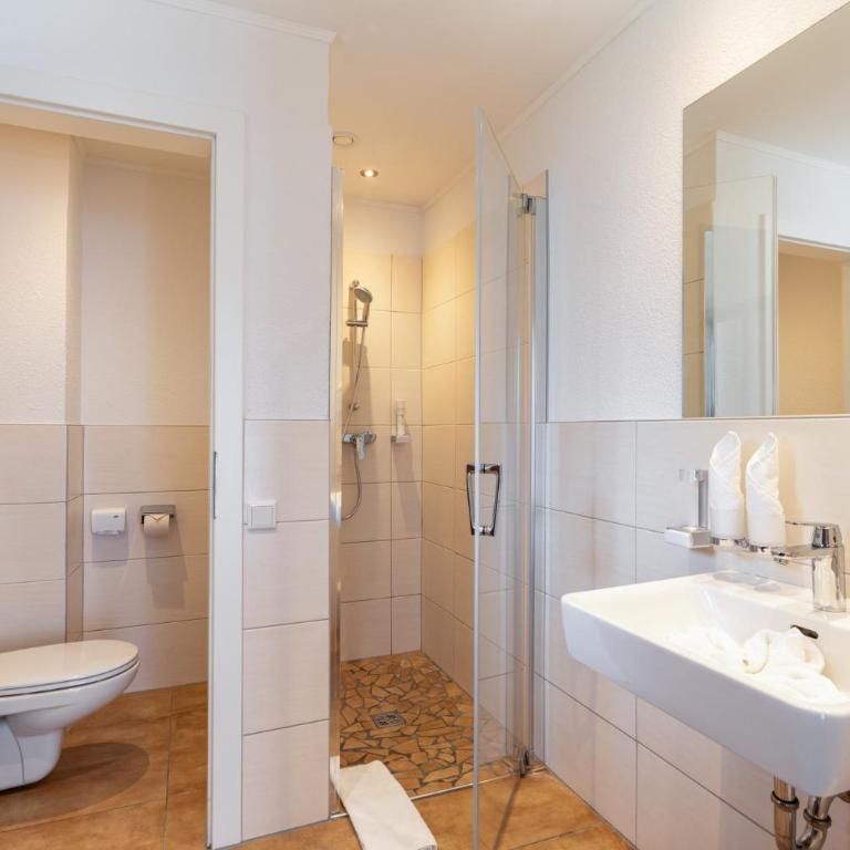 Landhaus St. Georg - Doppelzimmer mit Balkon - 7