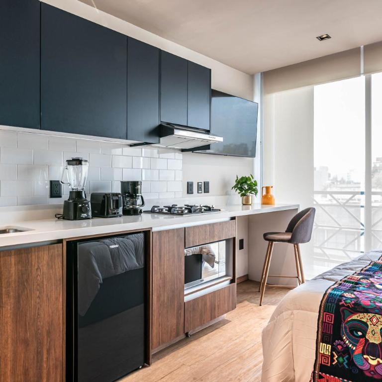 Be Local Aparthotel - Loft with balcony & kitchenette - 8