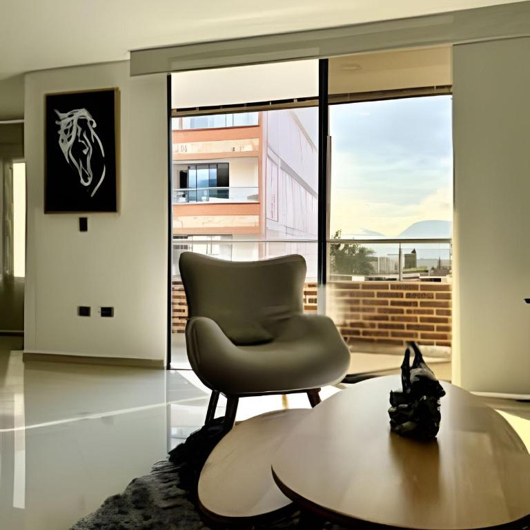 Moderno Apt. Balcón con vista, rápido WiFi y AC - Apartamento - 4