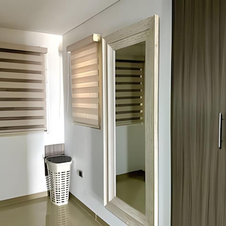 Moderno Apt. Balcón con vista, rápido WiFi y AC - Apartamento - 29