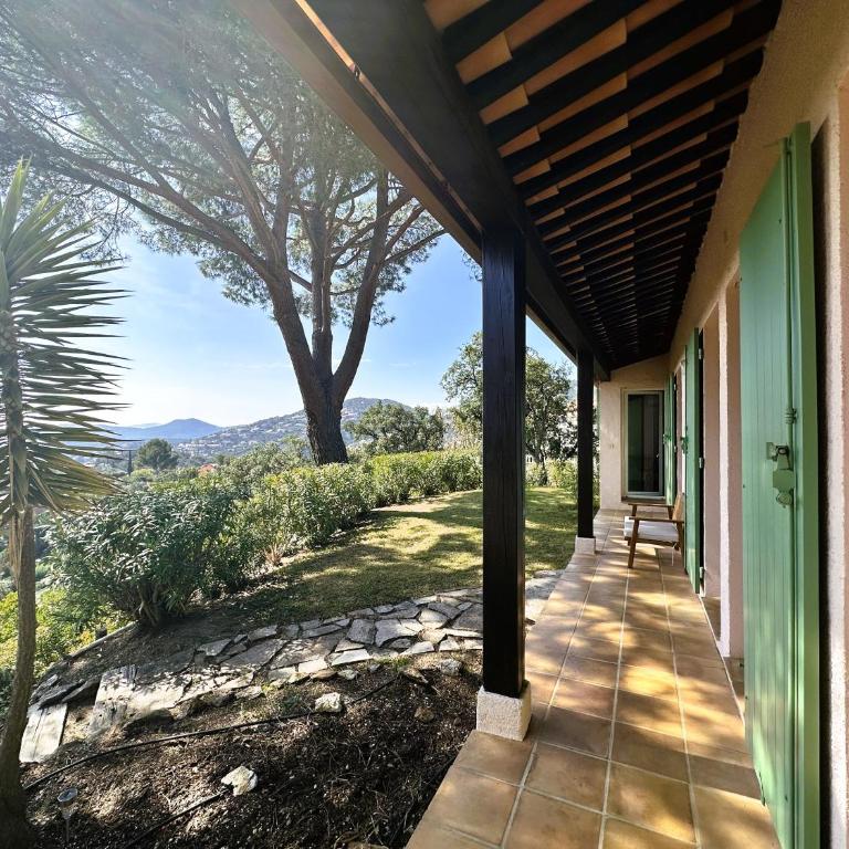 Villa Lougabie pour 8 personnes, vue mer et piscine sur le Domaine de Valcros à La Londe-Les Maures - Haus mit 4 Schlafzimmern - 5