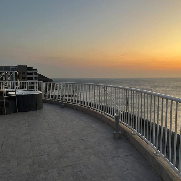 Lujo Apto- Santa Marta - Primera Línea - Two-Bedroom Apartment - 76