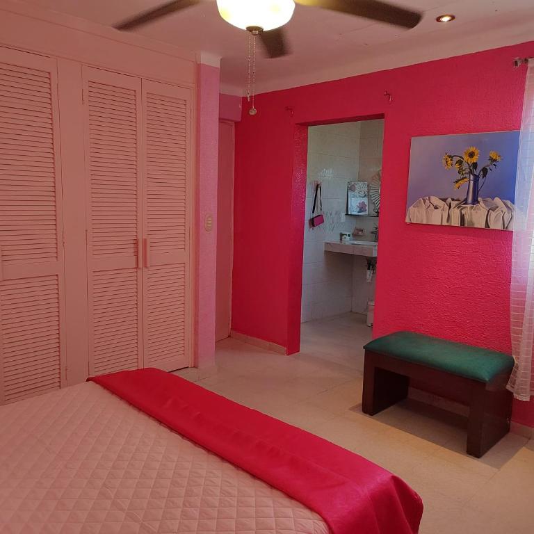 Barbie home - Deluxe Queen Room - 3