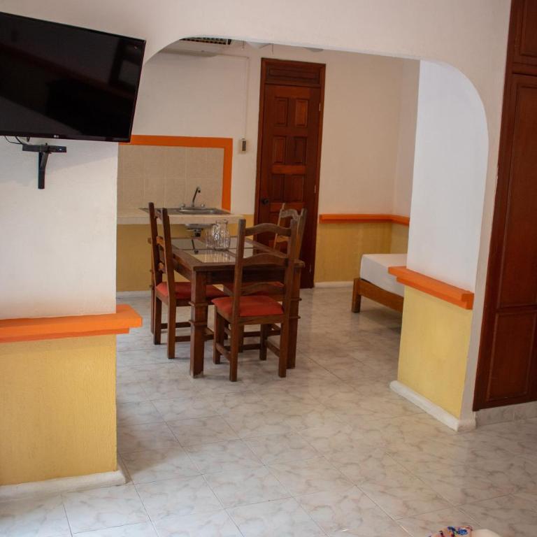 Hotel Vista Caribe Villas - Habitación Familiar con baño privado - 11