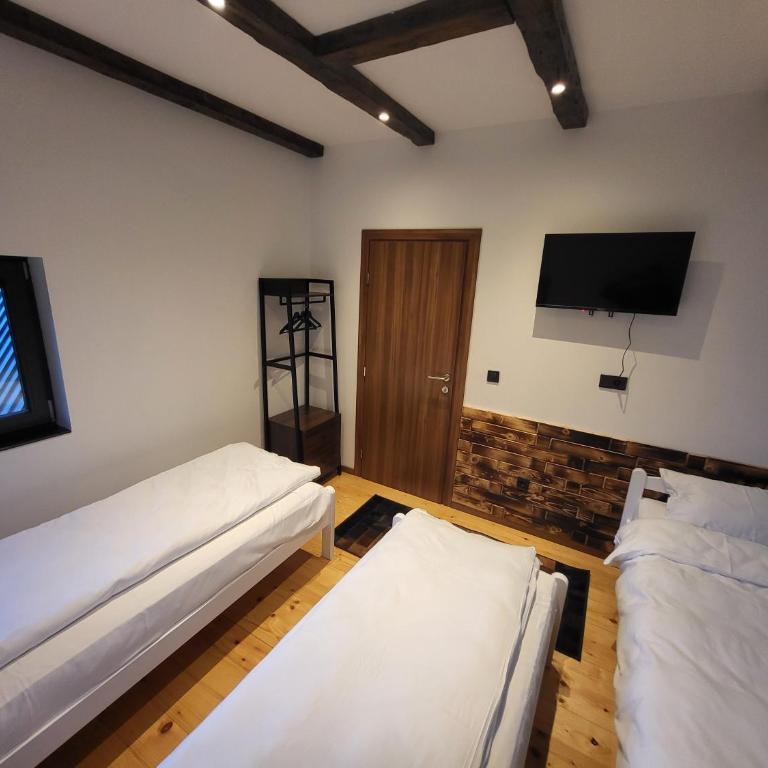 Jahorina Green Chalet - Three-Bedroom Chalet - 14