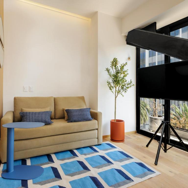 Casa Colon - One-Bedroom Apartment with City View - 2