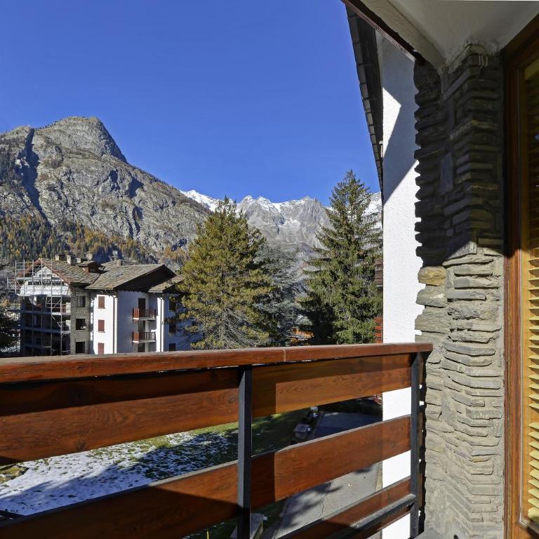 Dulci du Mont Blanc - One-Bedroom Apartment with Balcony and Mountain View - 26