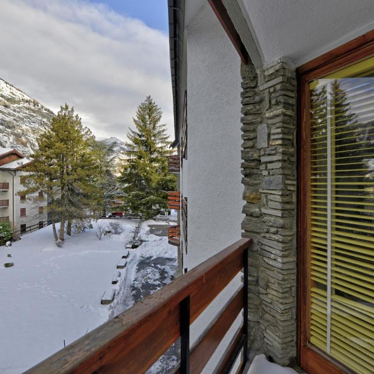 Dulci du Mont Blanc - One-Bedroom Apartment with Balcony and Mountain View - 25