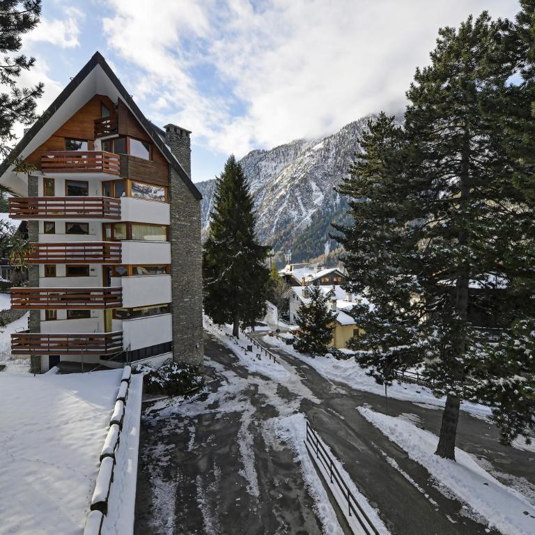 Dulci du Mont Blanc - One-Bedroom Apartment with Balcony and Mountain View - 32