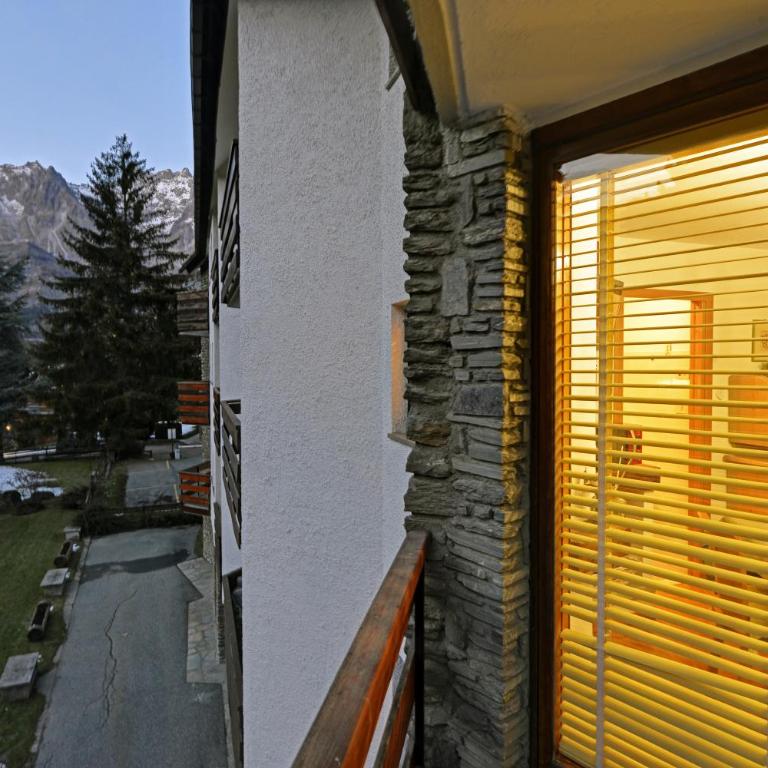 Dulci du Mont Blanc - One-Bedroom Apartment with Balcony and Mountain View - 38