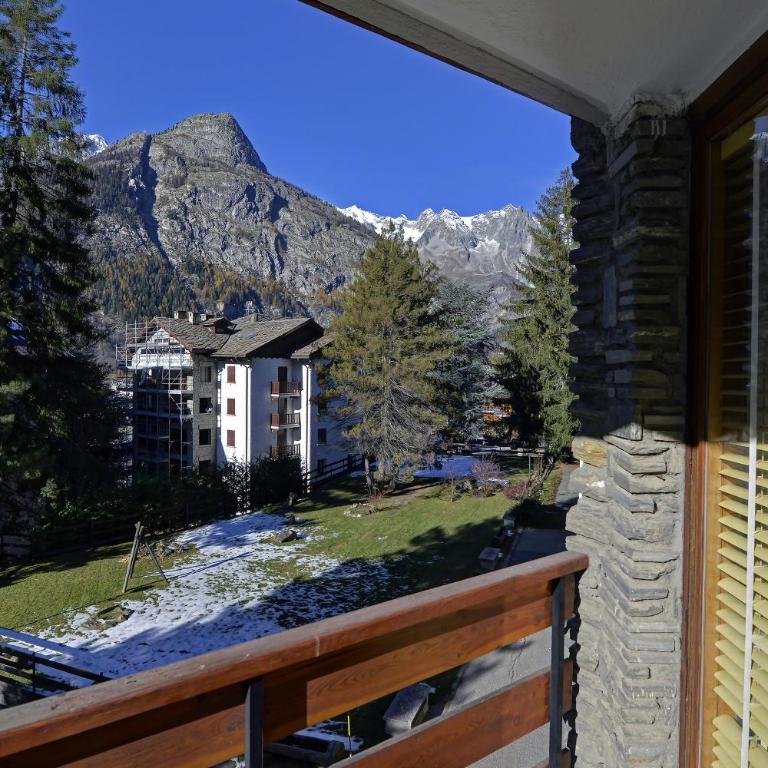 Dulci du Mont Blanc - One-Bedroom Apartment with Balcony and Mountain View - 40
