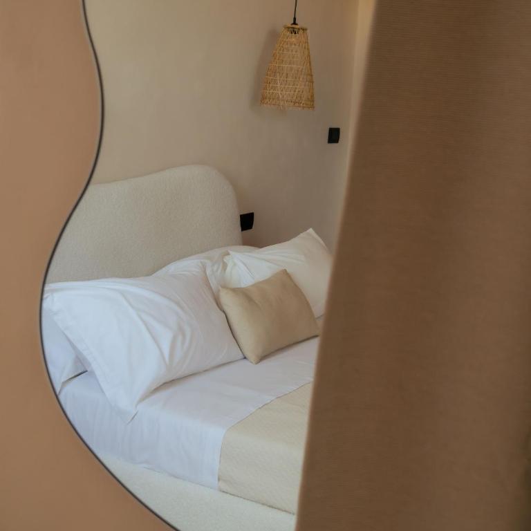 Taga Suites - Deluxe Double Room - 16
