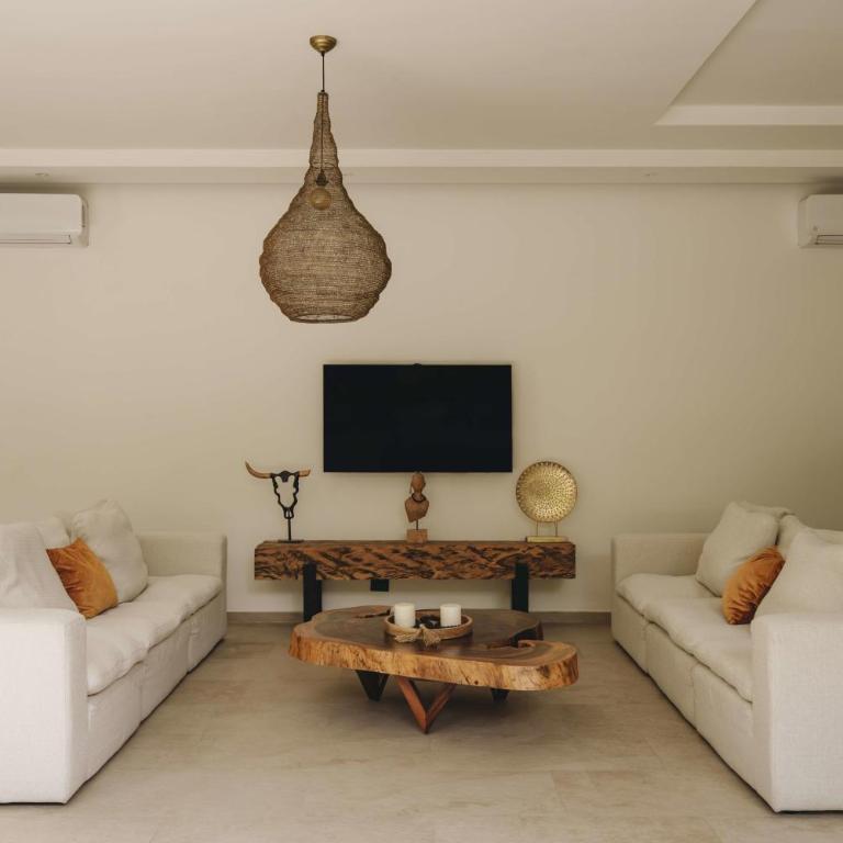 Luxe 8BR Double Villa, Gated, Patio & Pool - Villa - 29