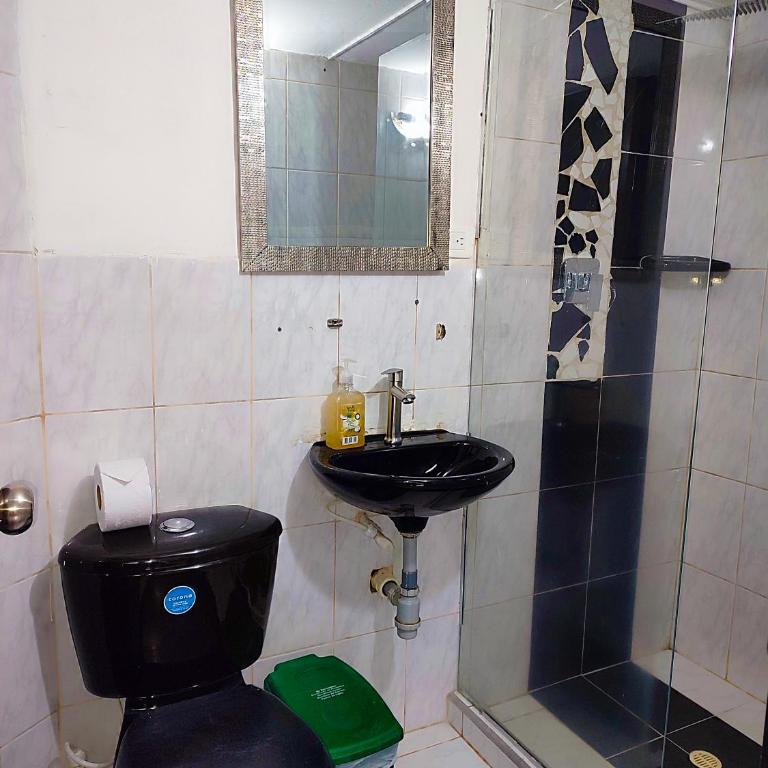 11 Bedroom-2 floors Apartment Jacuzzi & Rooftop Pool at Poblado - Apartamento con balcón - 44