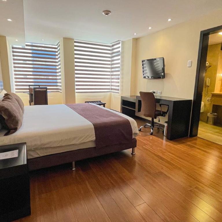 Mercure Alameda Quito - Habitación Deluxe con cama extragrande - 8