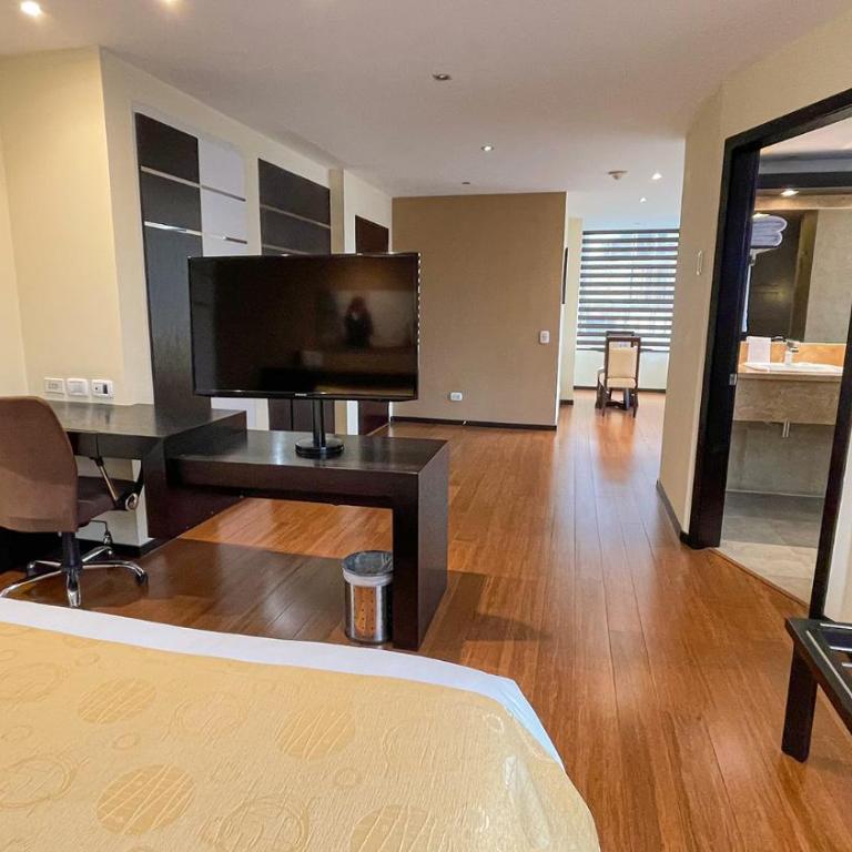 Mercure Alameda Quito - Suite Deluxe con cama extragrande - 9