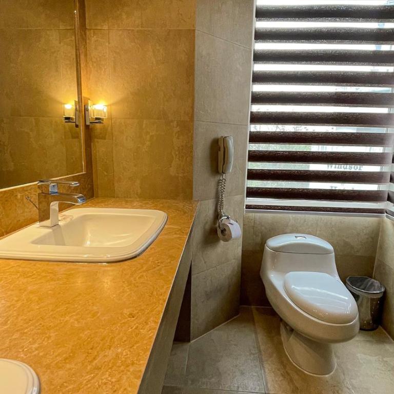 Mercure Alameda Quito - Suite Deluxe con cama extragrande - 7